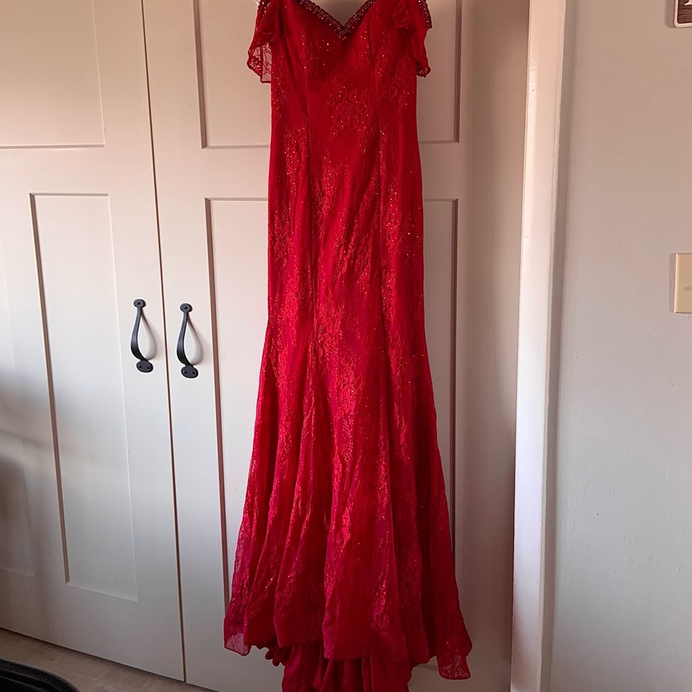 Deep red FORYOUDRESS prom dress. Small/Medium. Never worn!